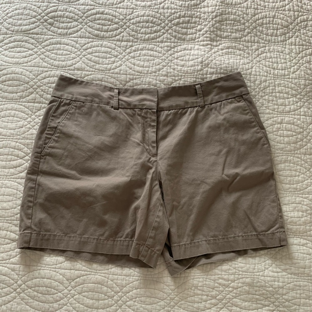 Loft Twill tan 6” shorts. Size 6
